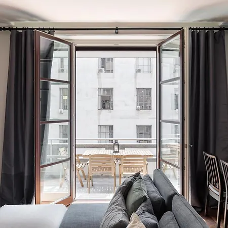 Wide And Bright Two Bedroom Apartment- Via Freguglia * 밀라노